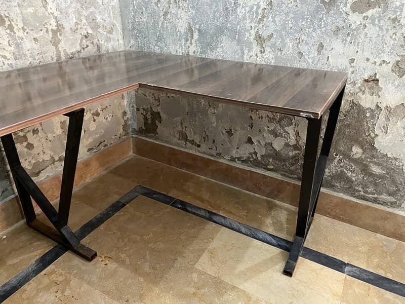 computer table 3
