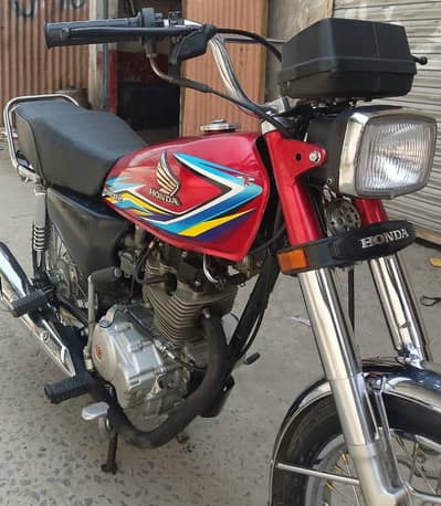 honda 125 18 model pindi number urgent sale whatsapp 03427757280