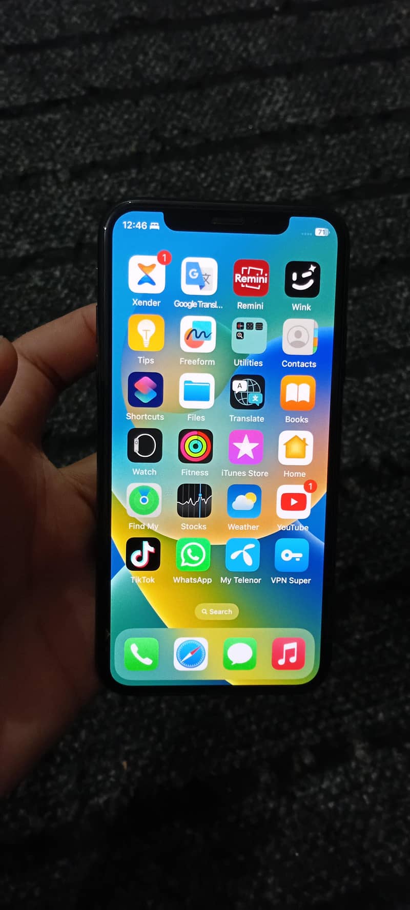 Apple iPhone X 3