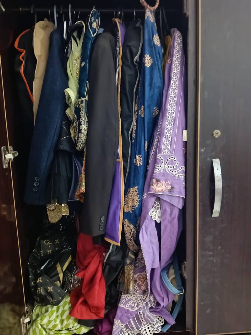wardrobe good condition 1