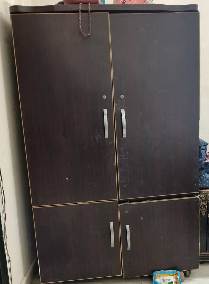wardrobe good condition 2
