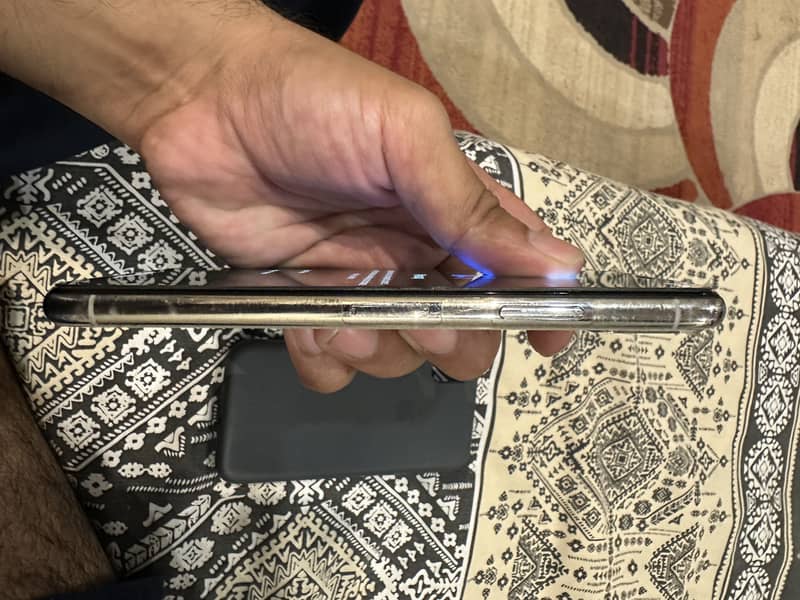 Apple iPhone X 2
