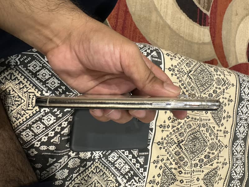 Apple iPhone X 3