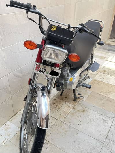 unique 125cc almost new 6 month used