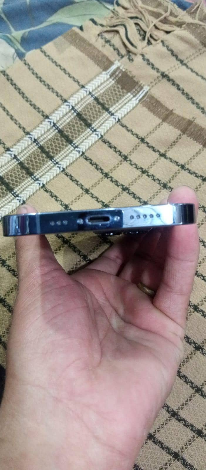 Apple iPhone 13 Pro 4