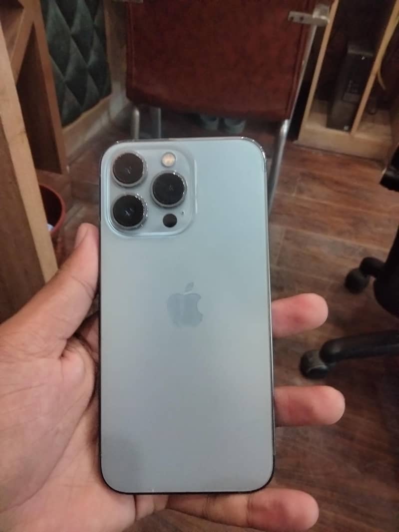 Apple iPhone 13 Pro 0