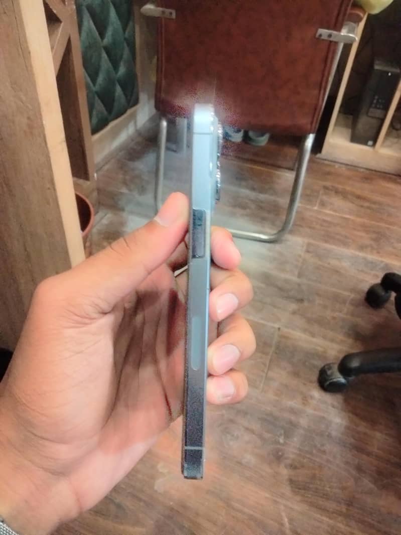 Apple iPhone 13 Pro 1