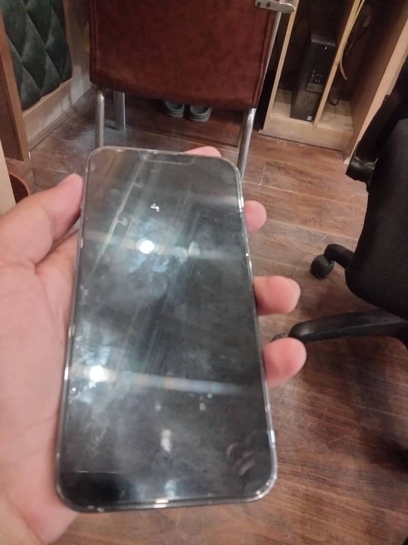 Apple iPhone 13 Pro 4