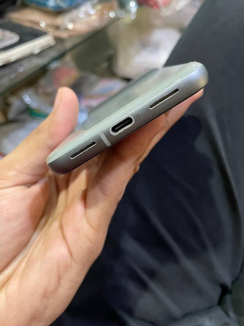 Google Pixel 8 3