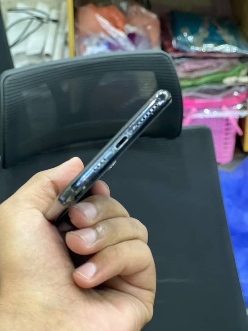 Apple iPhone 11 Pro Max 3