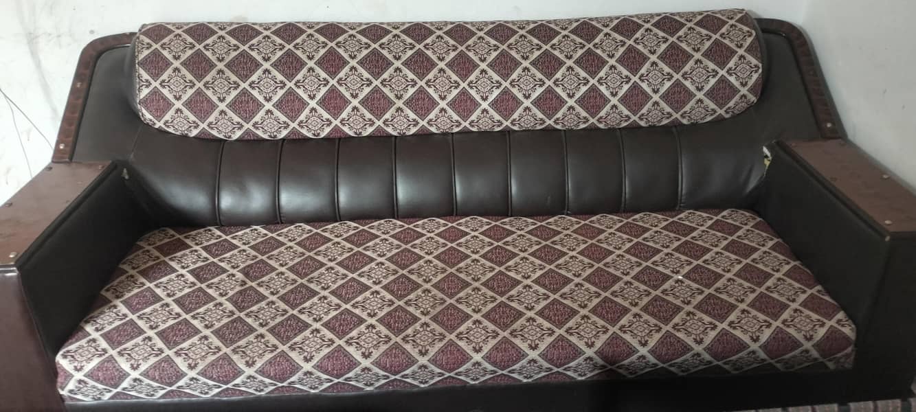 sofa good condition 2