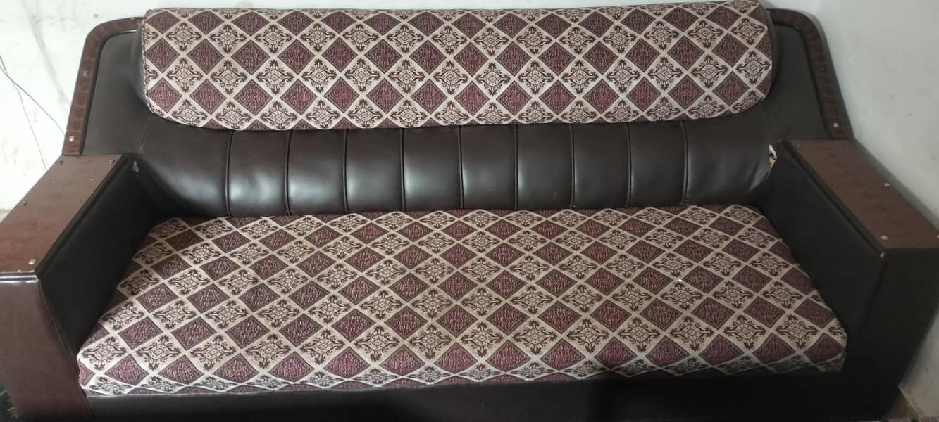 sofa good condition 3