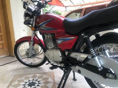 Suzuki GS 150 2024