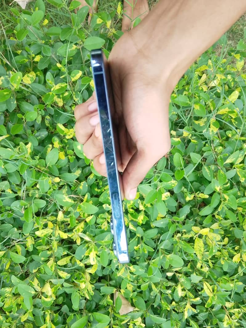 Apple iPhone 13 Pro Max 3