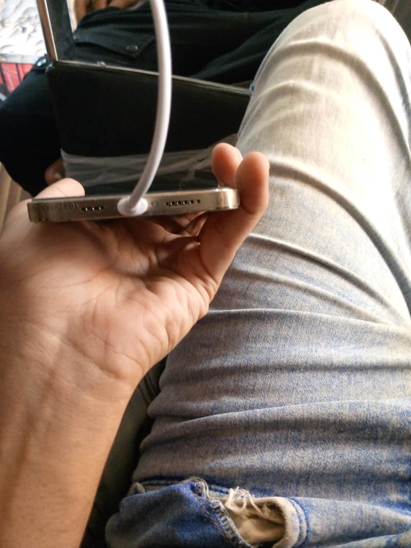 Apple iPhone 12 Pro Max 4