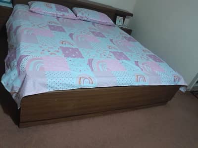 King size bed for sale.