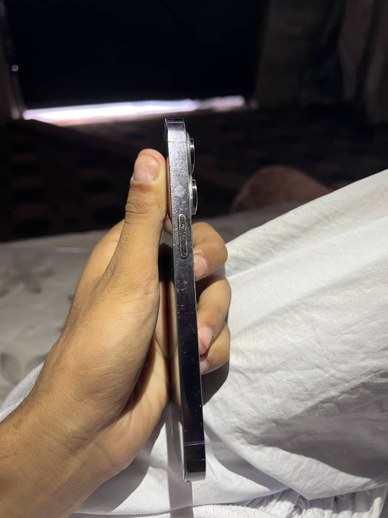 Apple iPhone 14 Pro 0