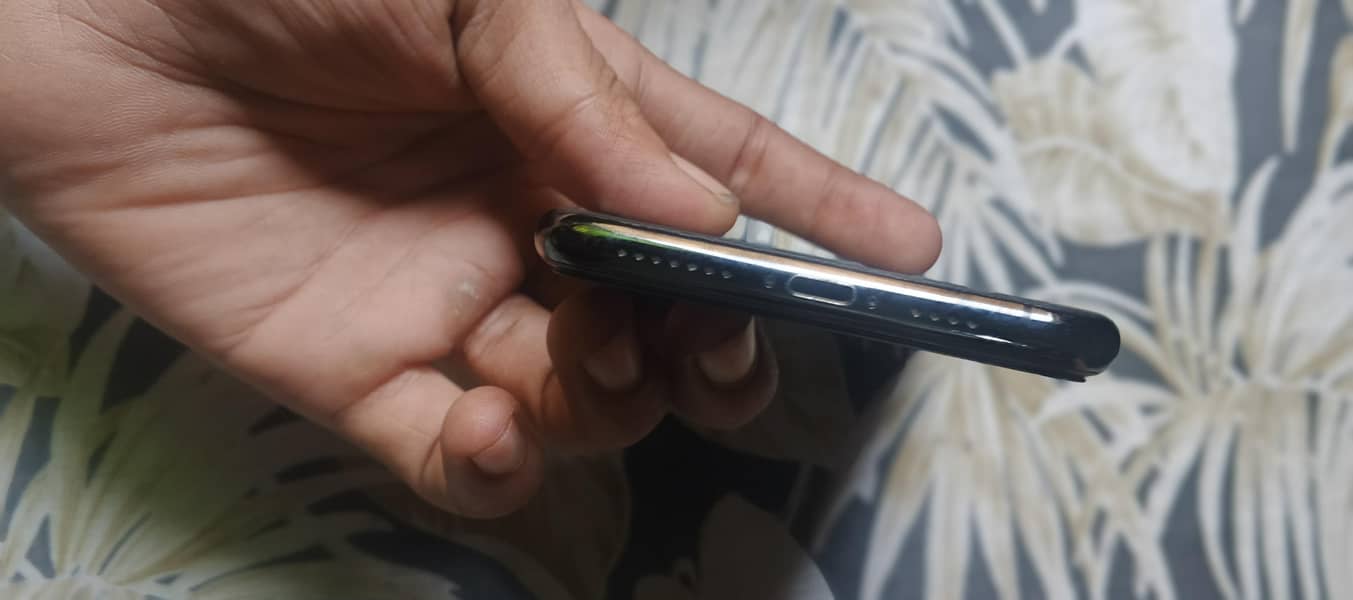 Apple iPhone 11 Pro Max 5