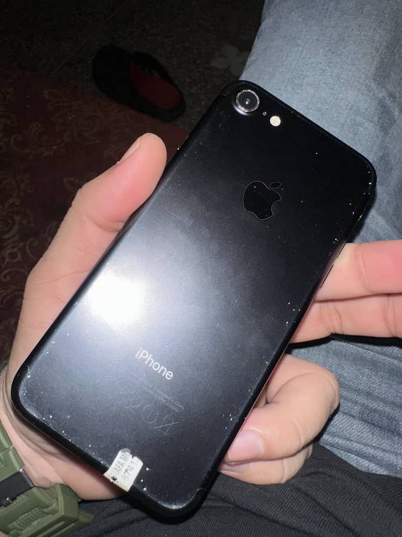 Apple iPhone 7 0