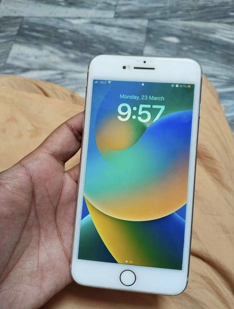 Apple iPhone 8 Plus 2