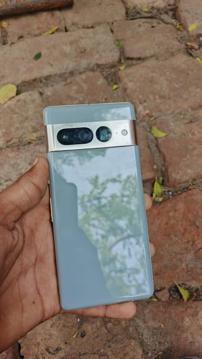 Google Pixel 7 Pro mobile 12/256/new condition for sale