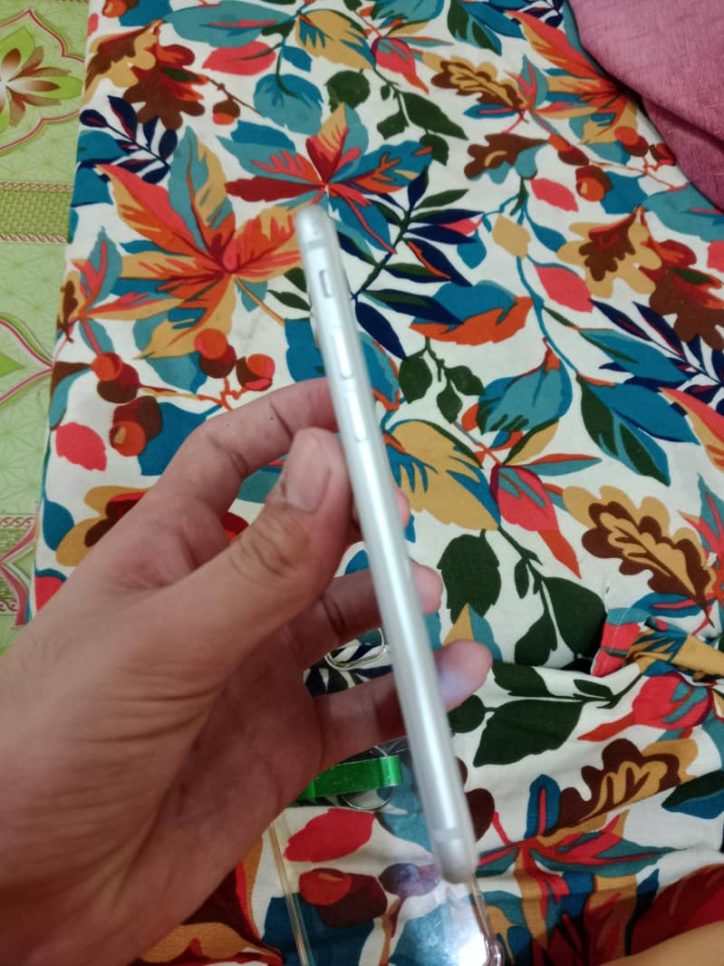 Apple iPhone 8 7