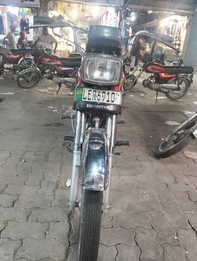 CD70 honda bike condition 10by10 all ok ha koi isuee nhi ha