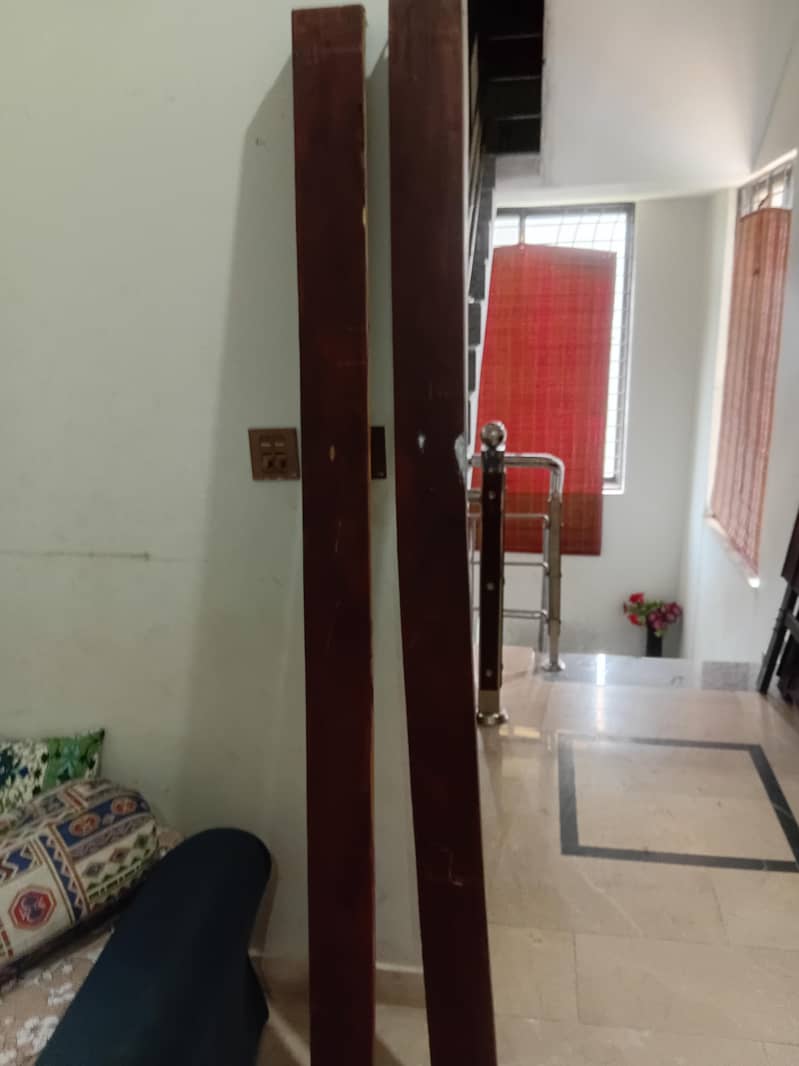 2 single beds and a side table 4