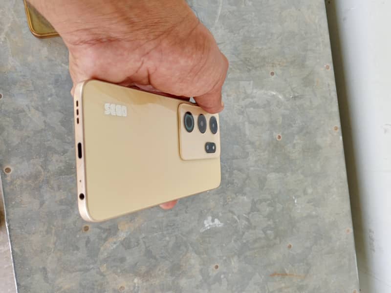 SEGO Note 70 (4+4/128) condition 10/10 with full wrantty 3