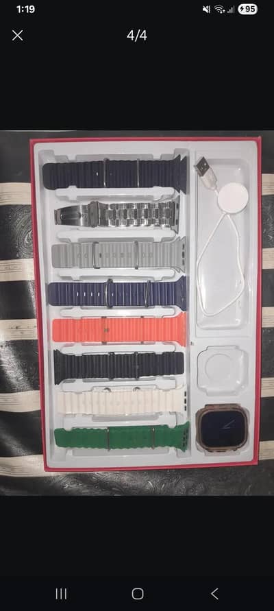 ULTRA 2 NOT MUCH USED GOOD BATTERY TIMMINGS WITH BOX AND 8,9 STRAPS