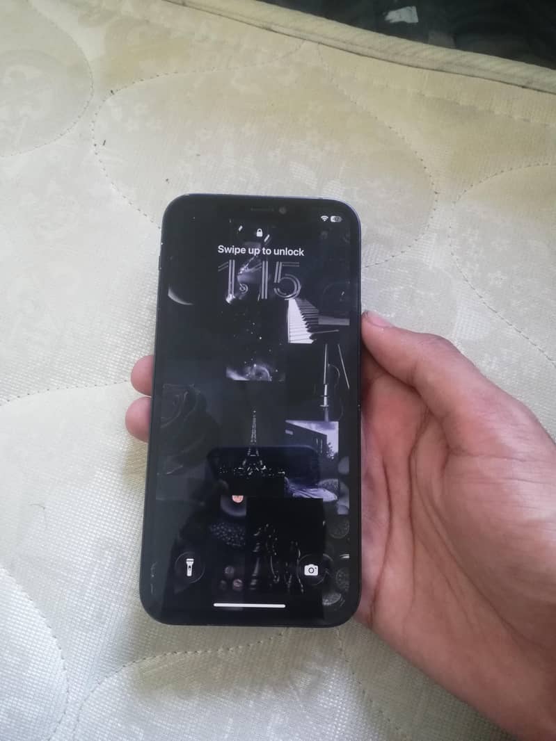 Apple iPhone 12 1