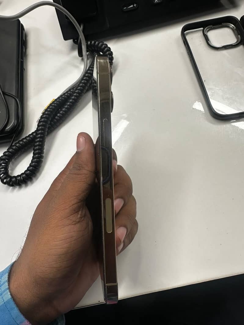 Apple iPhone 12 Pro Max 2
