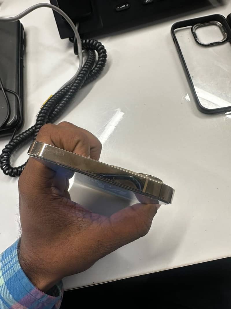 Apple iPhone 12 Pro Max 3