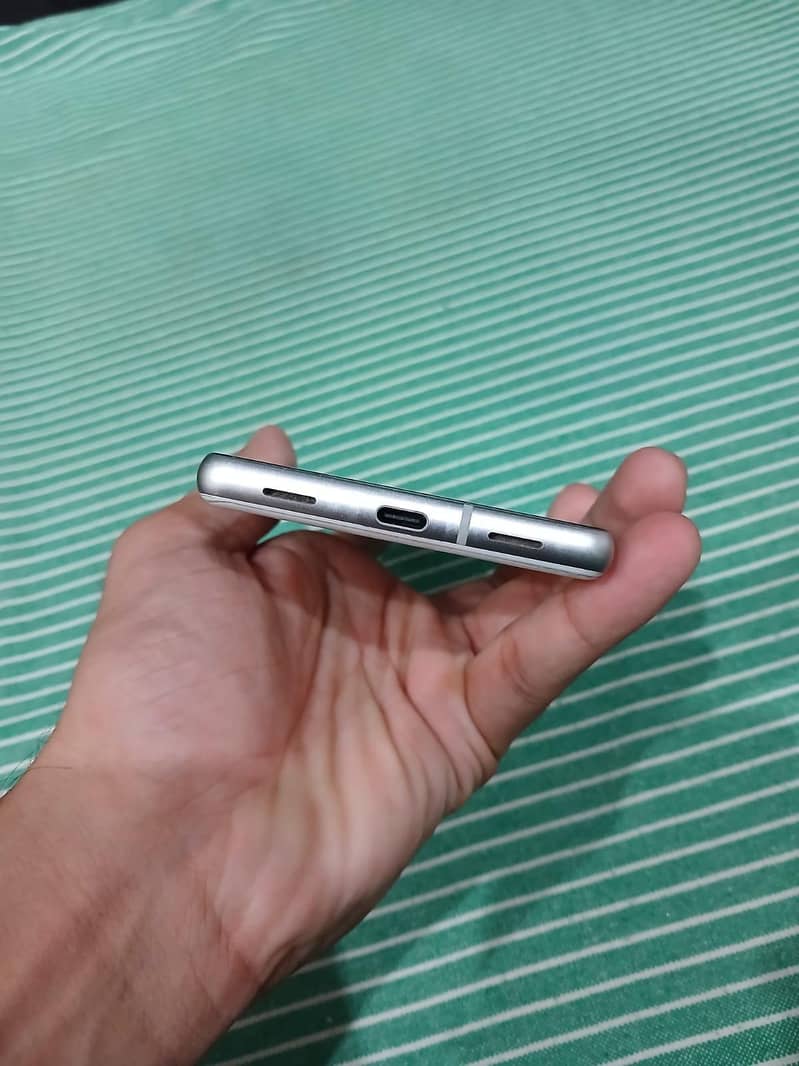 Google Pixel 7a 3