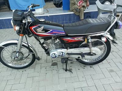 125 black like new one 2017 model