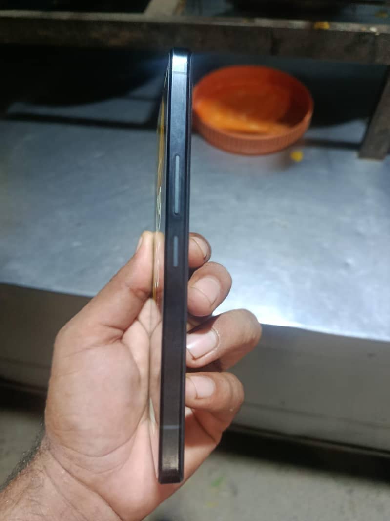 Sharp Aquos R7 1