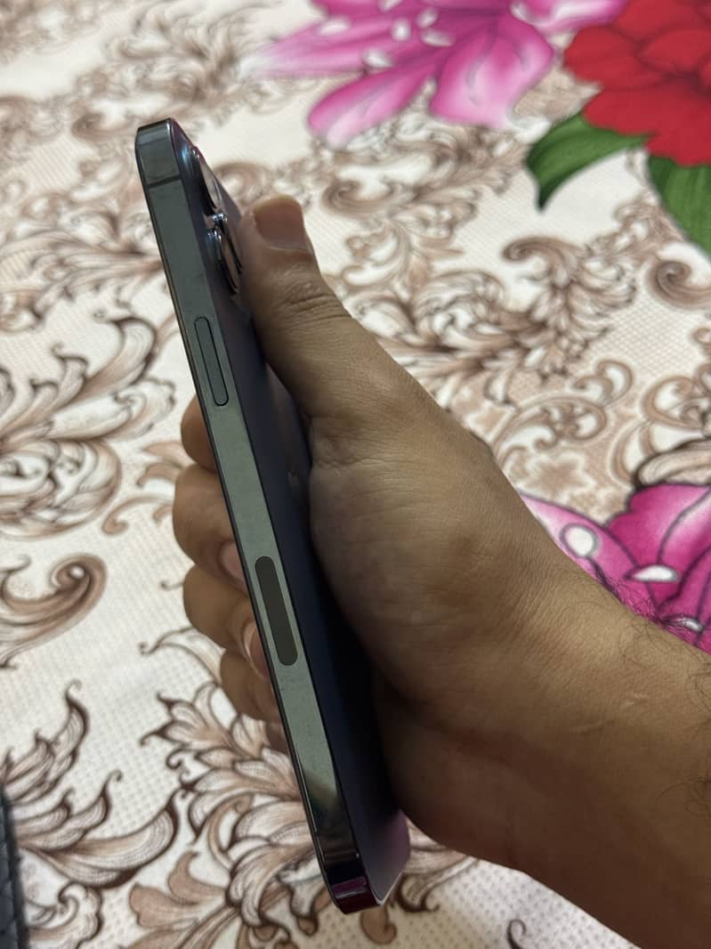 Iphone 12 pro max (PTA) 4