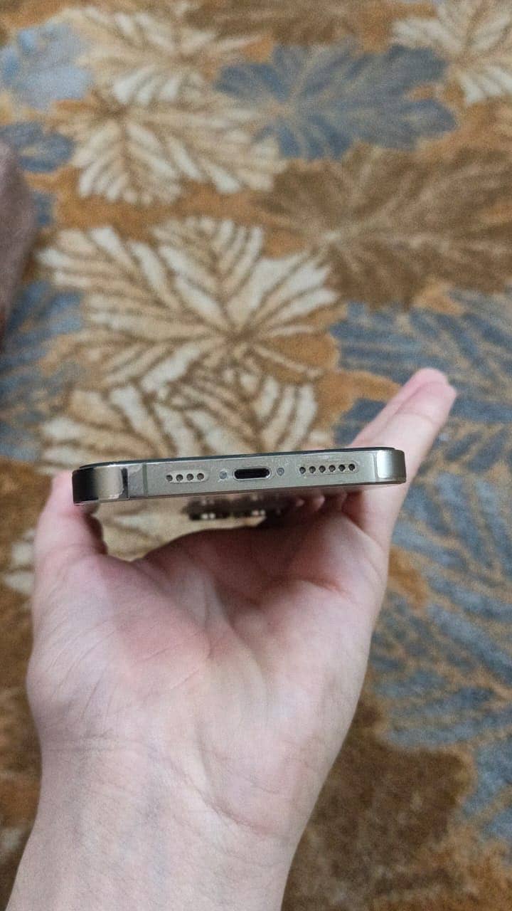 iPhone 14 Pro Max 2
