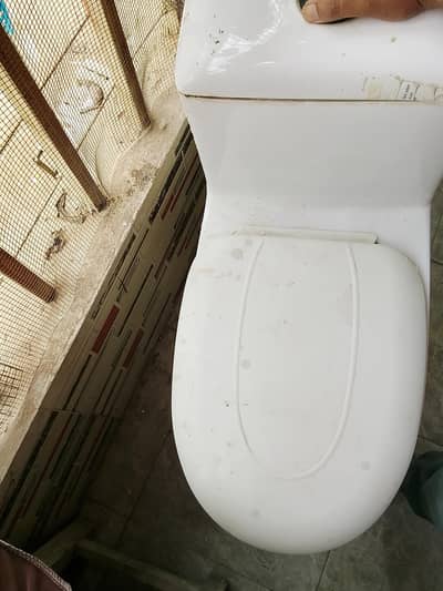 washroom compound for sale working condition