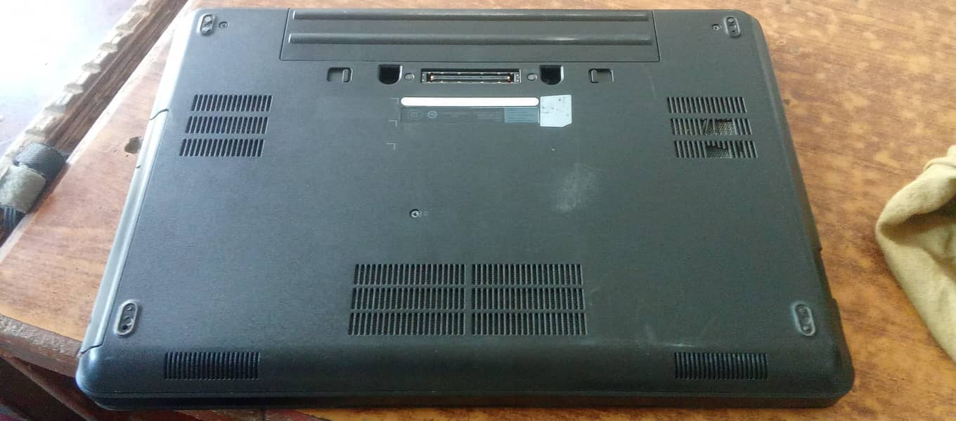 Dell Latitude E5440 8