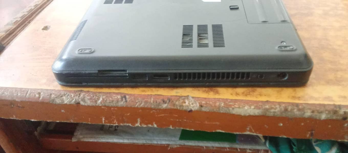 Dell Latitude E5440 9
