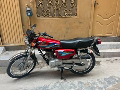 Honda CG 125 in Brand New Condition.