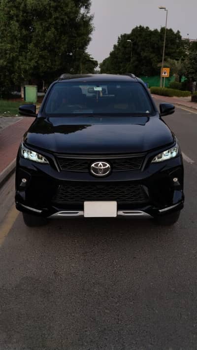Toyota Fortuner Legender 2022