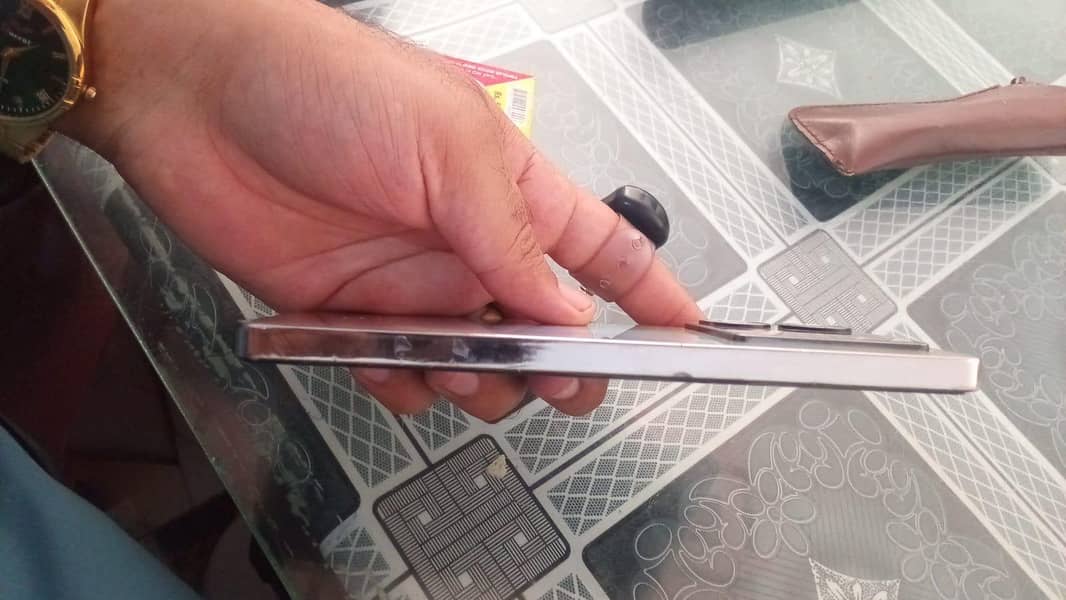 Infinix Note 40 4