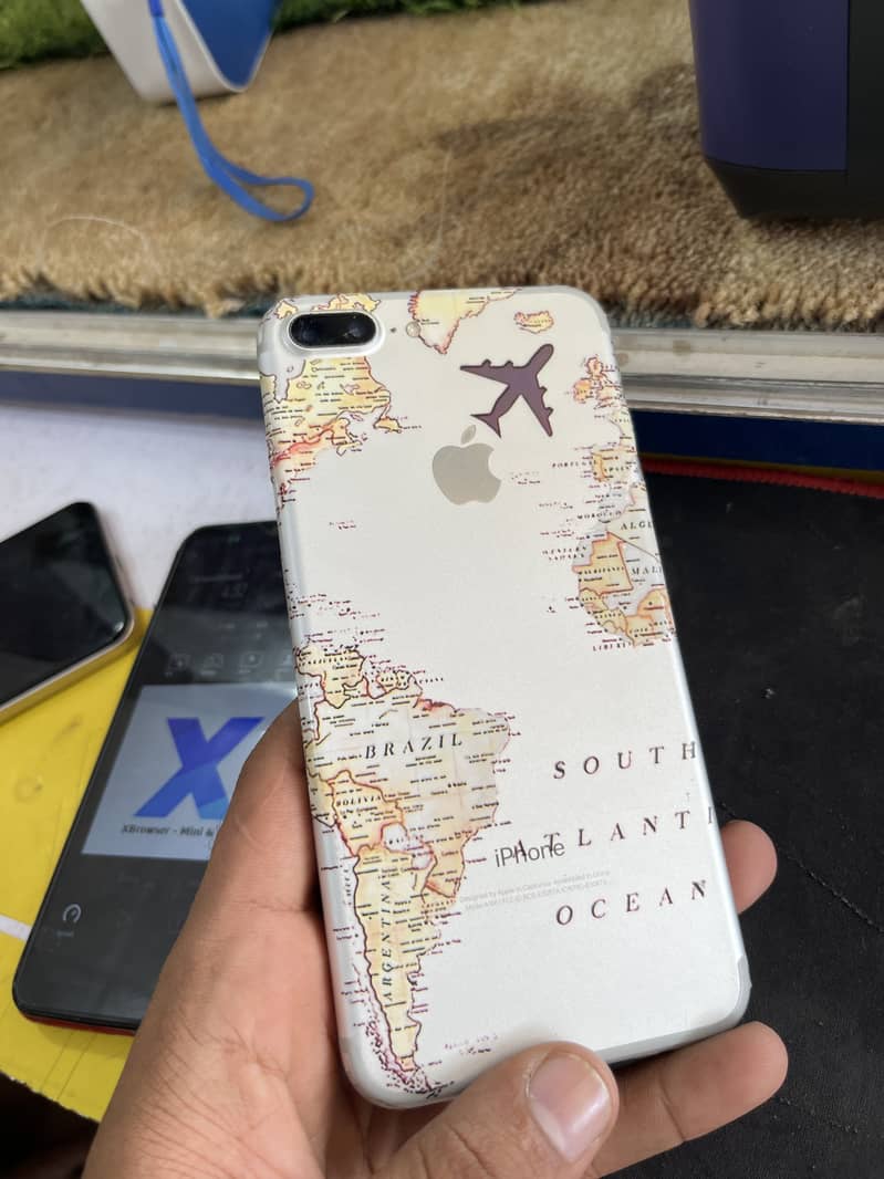 Apple iPhone 7 Plus 0