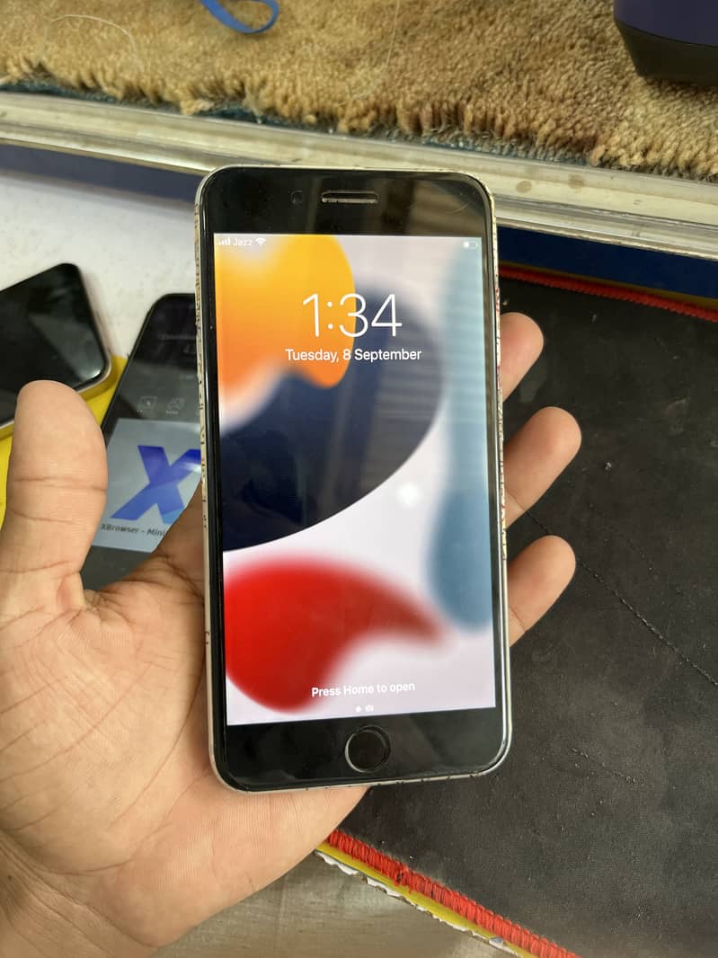 Apple iPhone 7 Plus 1