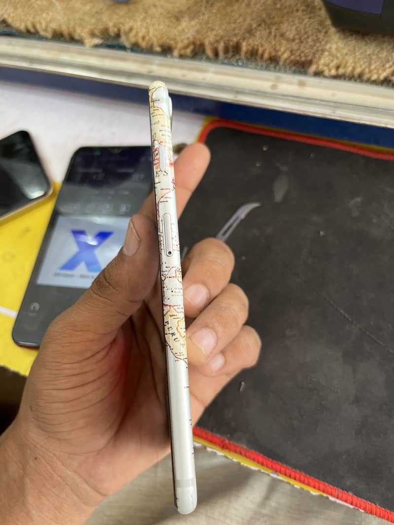 Apple iPhone 7 Plus 2
