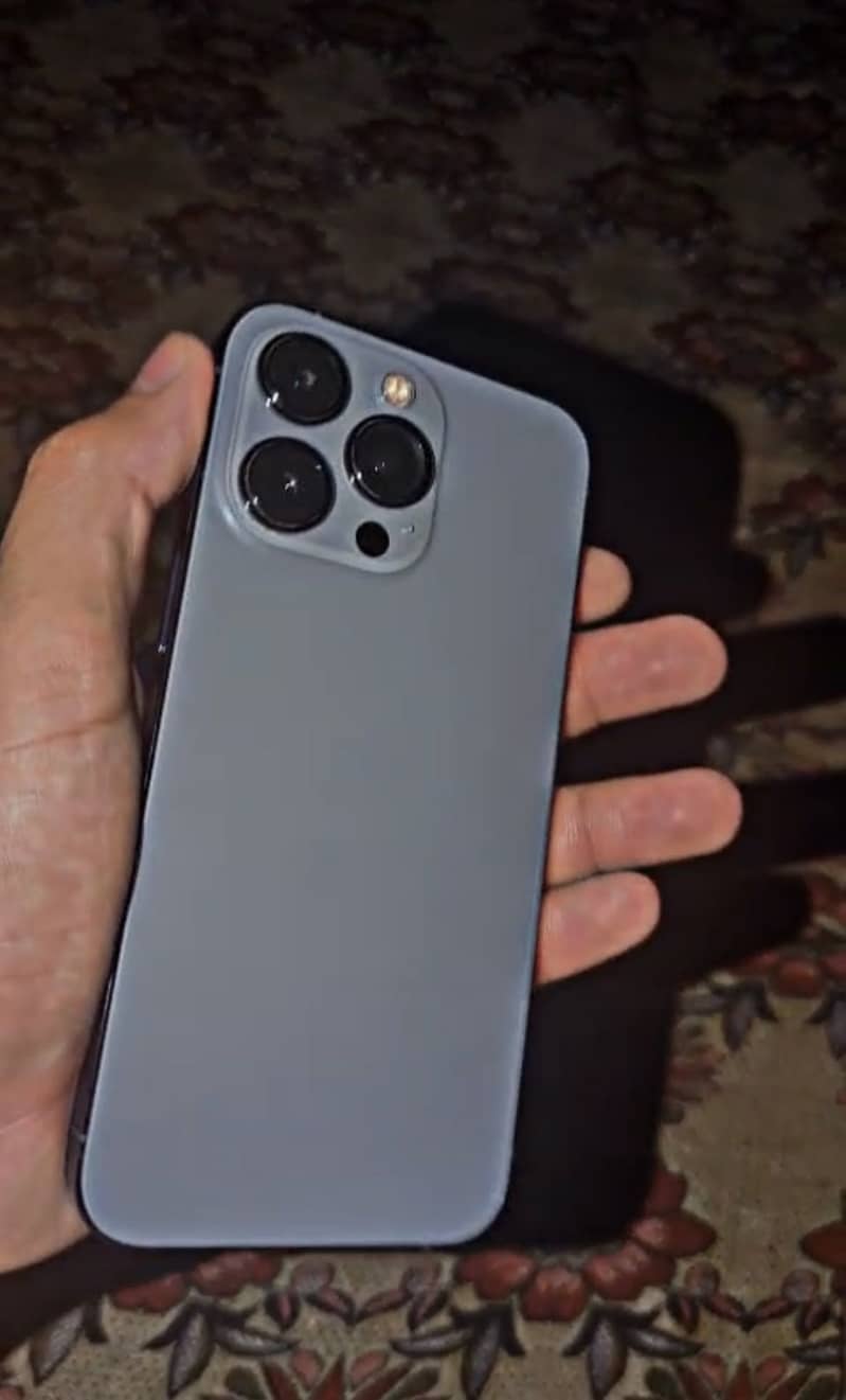 Apple iPhone 13 Pro 1