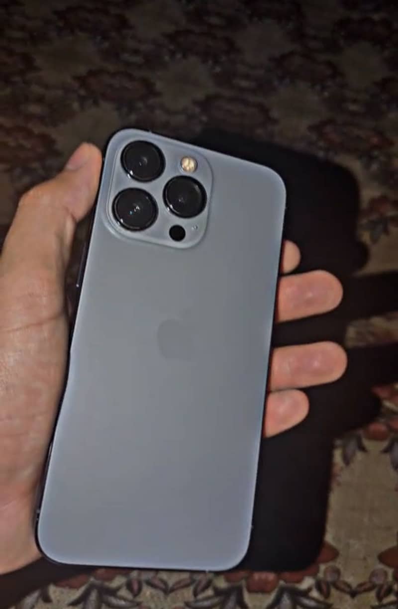 Apple iPhone 13 Pro 2