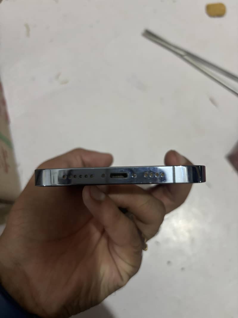 Apple iPhone 13 Pro Max 4